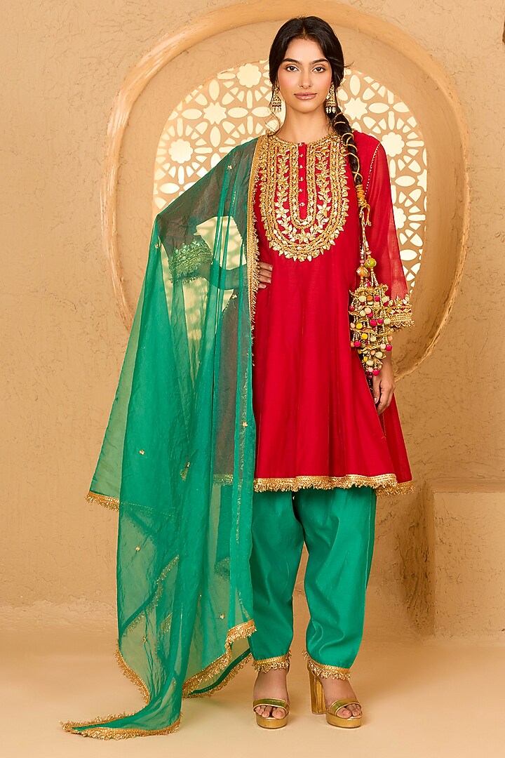 Red Cotton Chanderi Pearl Embroidered Short Party Wear Anarkali Set by Saina kapoor at Pernia's Pop Up Shop