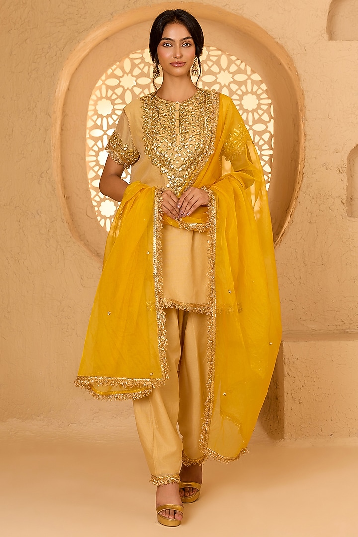 Beige Cotton Chanderi Floral Embroidered Short Kurta Set by saina kapoor at Pernia's Pop Up Shop