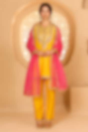 Yellow Cotton Chanderi Floral Embroidered Halter Kurta Set by saina kapoor at Pernia's Pop Up Shop