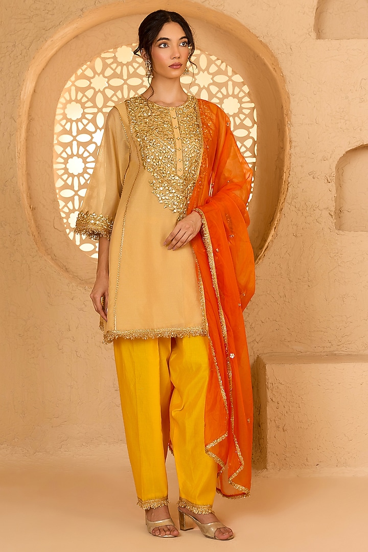 Beige Cotton Chanderi Floral Embroidered Short Kurta Set by saina kapoor at Pernia's Pop Up Shop