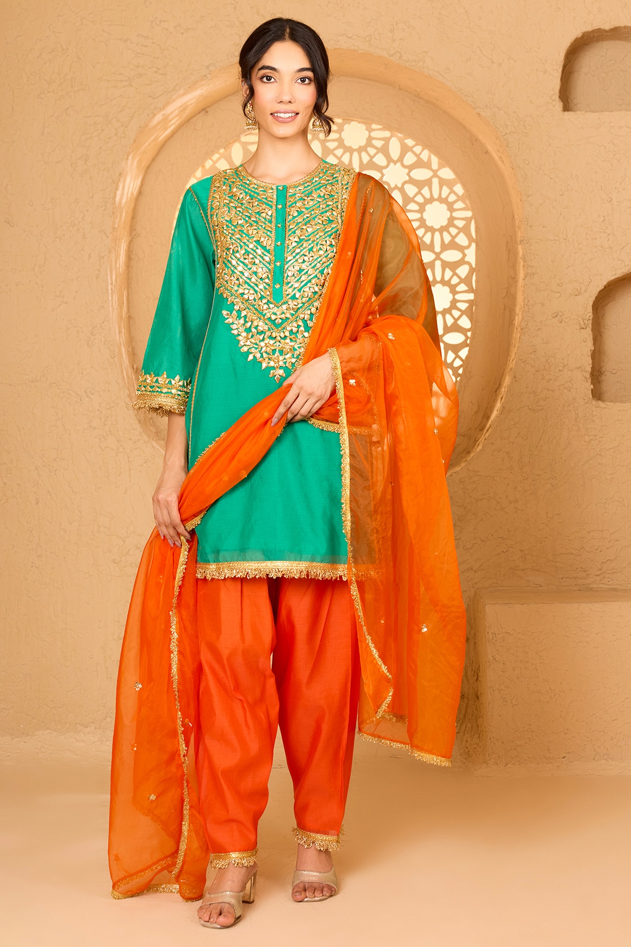 saina kapoor Turquoise Cotton Chanderi Floral Embroidered Short Kurta Set