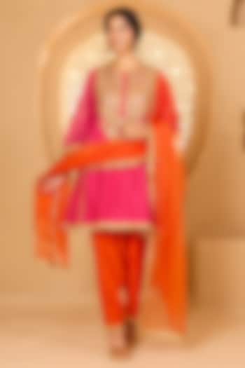 Fuchsia Cotton Chanderi Floral Embroidered Short Kurta Set by saina kapoor at Pernia's Pop Up Shop