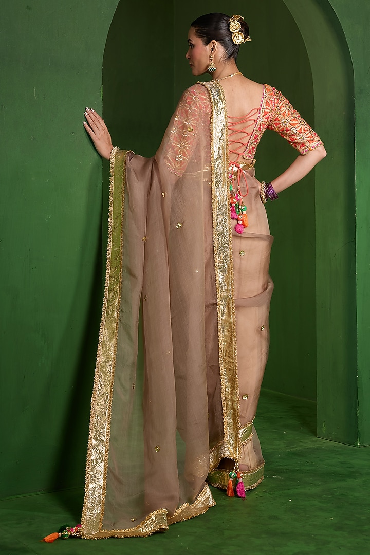 Mouse Grey Organza Handwork Wedding Saree Set by Saina kapoor at Pernia's Pop Up Shop