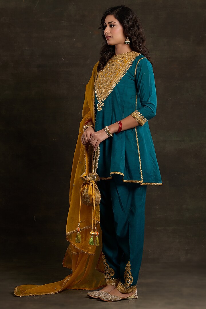 Turquoise Chanderi Sequins Embroidered Party Wear Anarkali Set by Saina kapoor at Pernia's Pop Up Shop