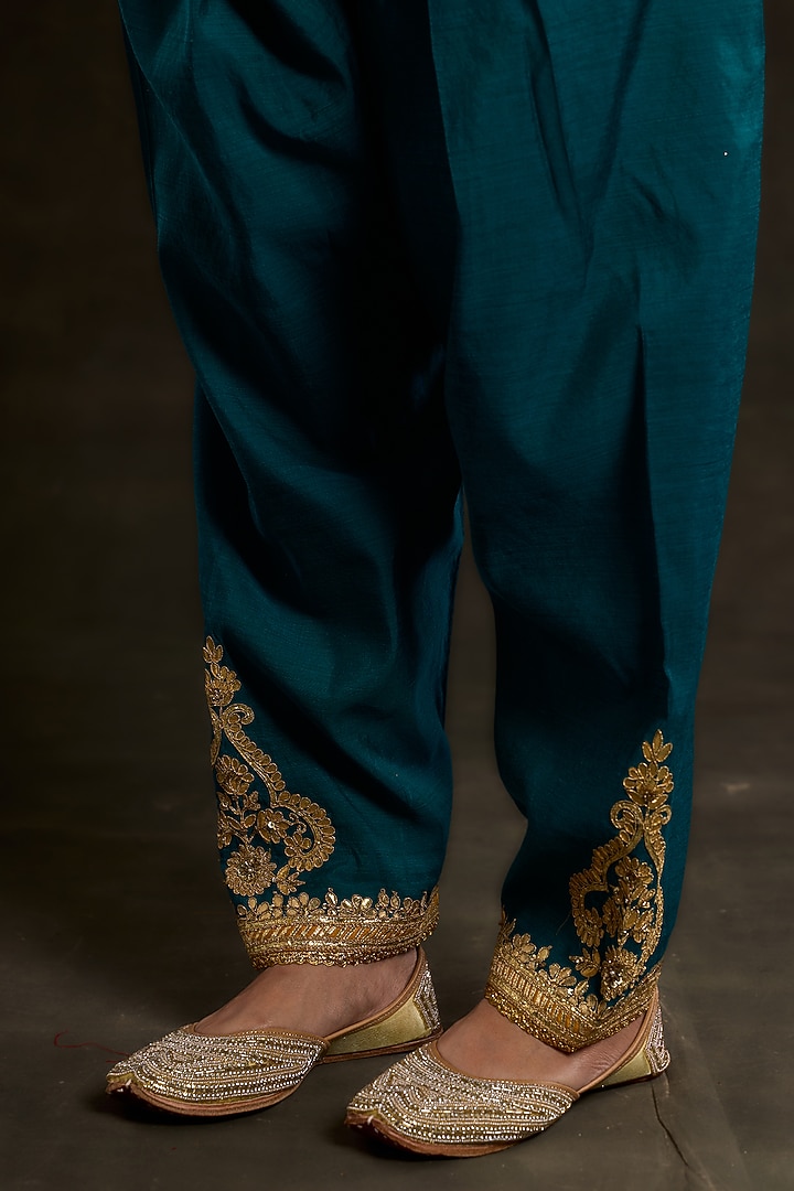 Turquoise Chanderi Sequins Embroidered Party Wear Anarkali Set by Saina kapoor at Pernia's Pop Up Shop