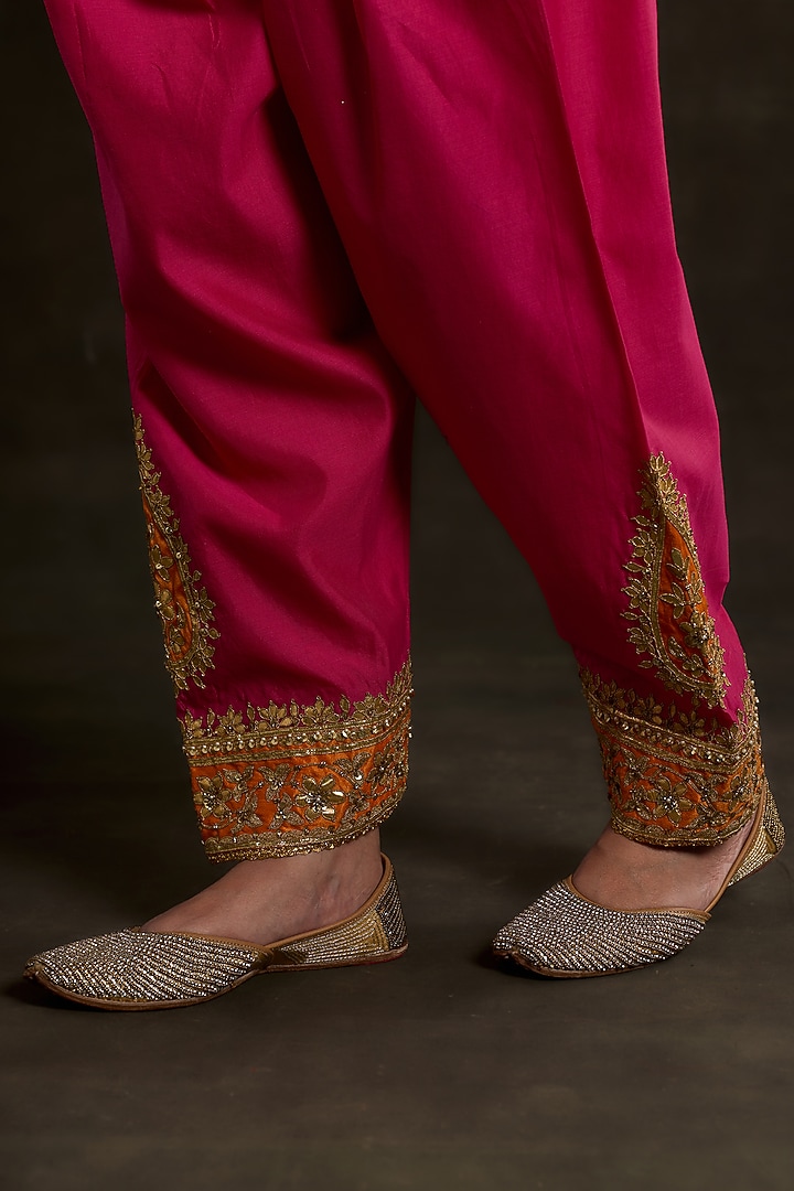 Fuchsia Chanderi Sequins Embroidered Kurta Set by Saina kapoor at Pernia's Pop Up Shop