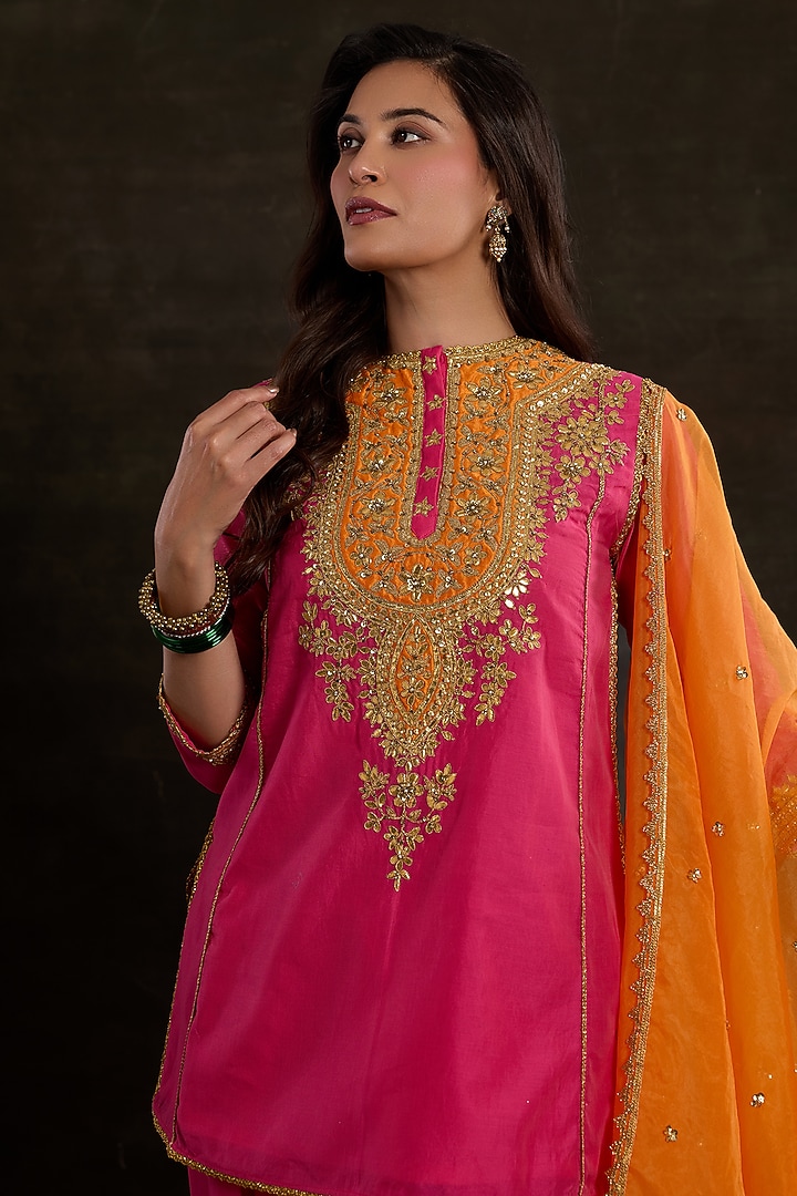 Fuchsia Chanderi Sequins Embroidered Kurta Set by Saina kapoor at Pernia's Pop Up Shop