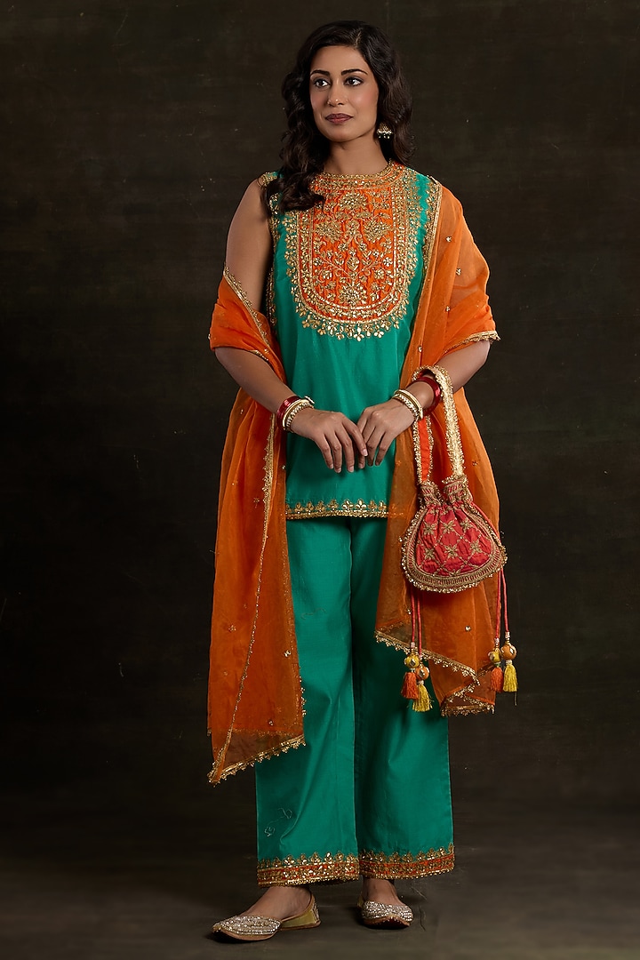 Turquoise Chanderi Sequins Embroidered Kurta Set by Saina kapoor at Pernia's Pop Up Shop