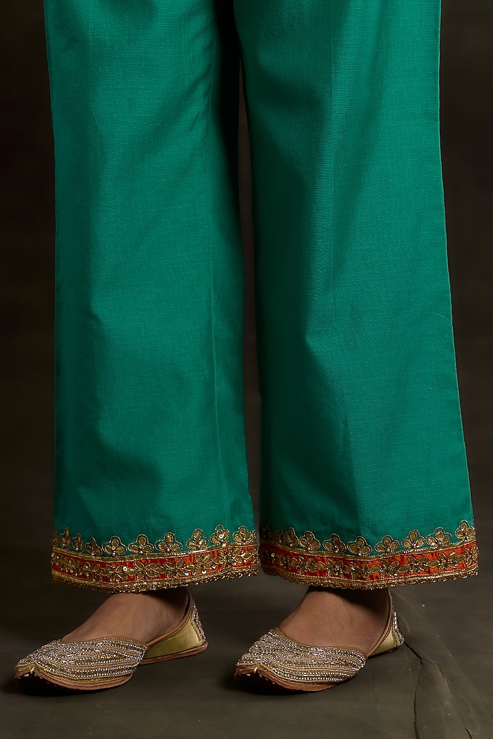 Turquoise Chanderi Sequins Embroidered Kurta Set by Saina kapoor at Pernia's Pop Up Shop