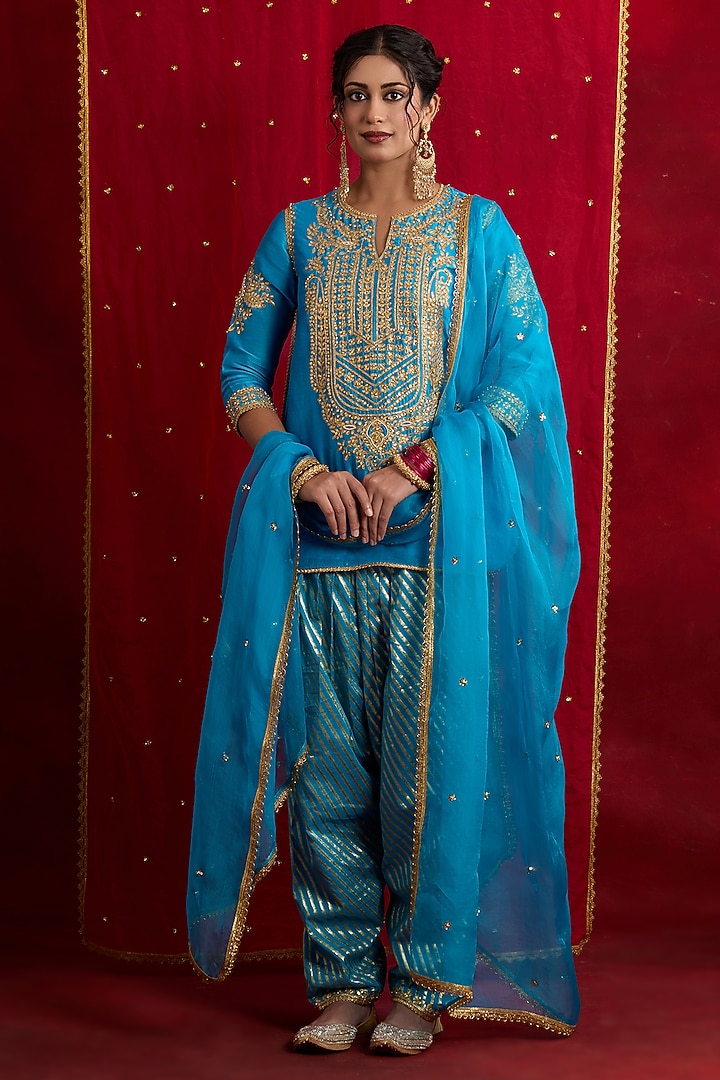 Light Blue Chanderi Sequins Embroidered Kurta Set by saina kapoor at Pernia's Pop Up Shop