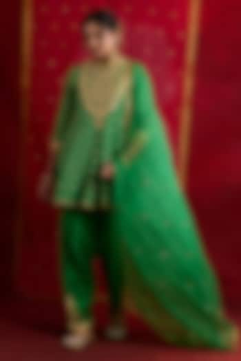 Green Banarasi Brocade & Chanderi Sequins Embroidered Kurta Set by saina kapoor at Pernia's Pop Up Shop