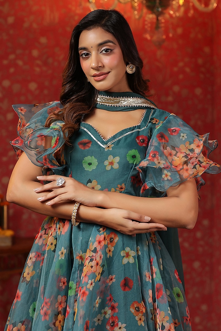 Teal Green Organza Digital Printed Anarkali Set by SAMAAYA JAIPUR at Pernia's Pop Up Shop
