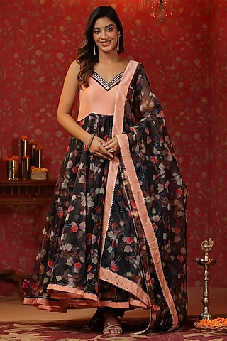 Black Organza Digital Printed Sleeveless Anarkali Set by SAMAAYA JAIPUR