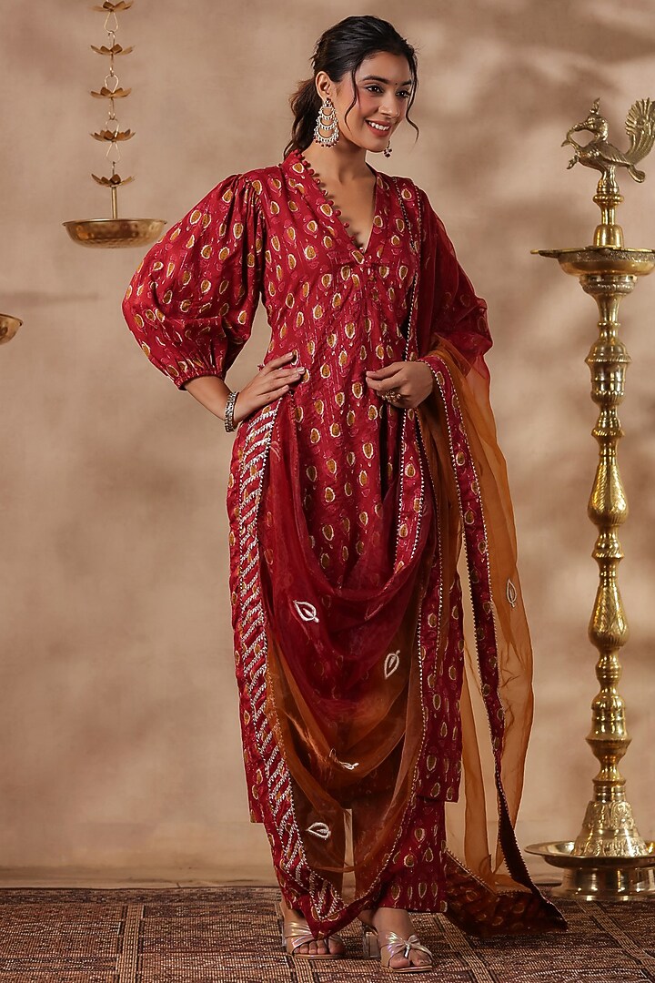 Maroon Cotton Hand Printed Straight Kurta Set by SAMAAYA JAIPUR at Pernia's Pop Up Shop