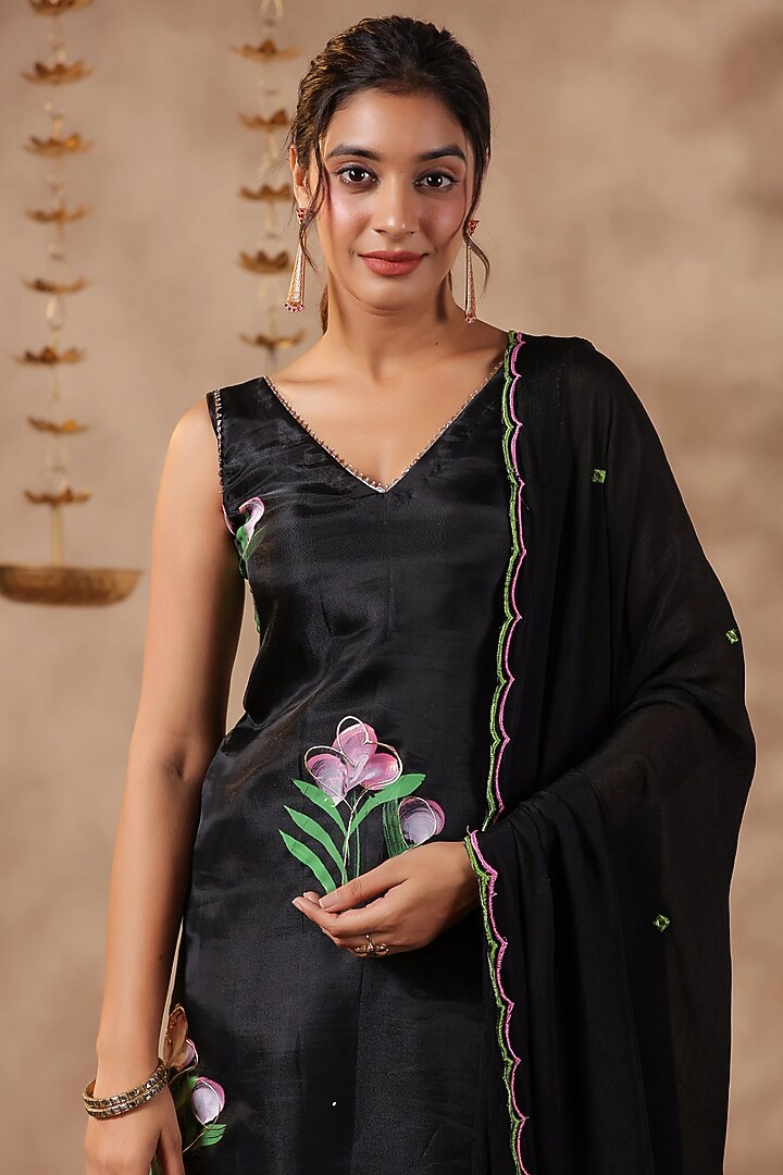 Black Organza Printed Straight Kurta Set by SAMAAYA JAIPUR at Pernia's Pop Up Shop
