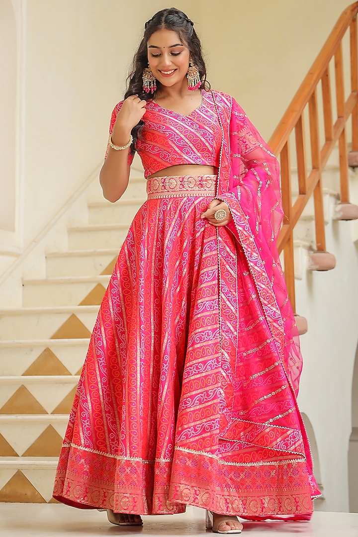 Pink Brocade Silk Bandhani Printed Wedding Lehenga Set by SAMAAYA JAIPUR at Pernia's Pop Up Shop