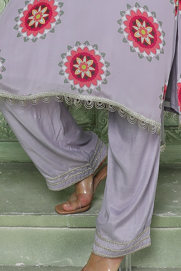 Lilac Printed Kurta Set by Sajeda Lehry at Pernia's Pop Up Shop