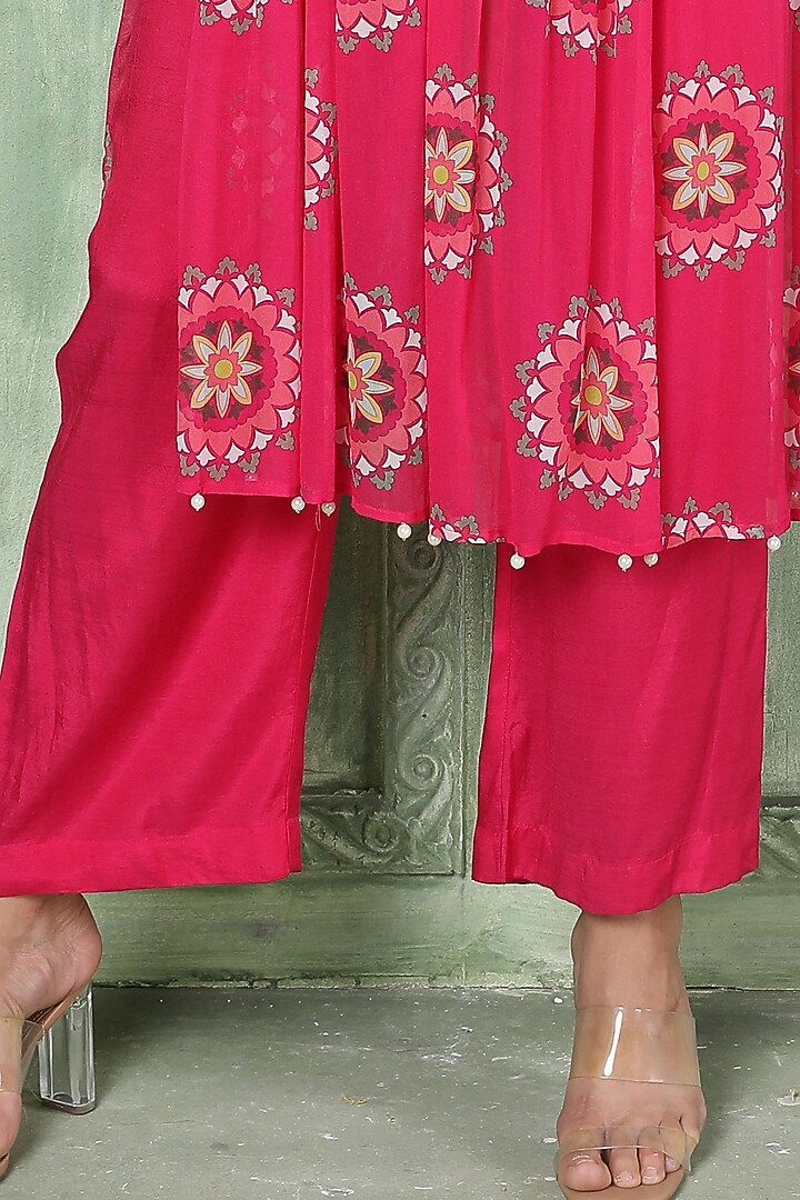Pink Mirror Embroidered Kurta Set by Sajeda Lehry at Pernia's Pop Up Shop