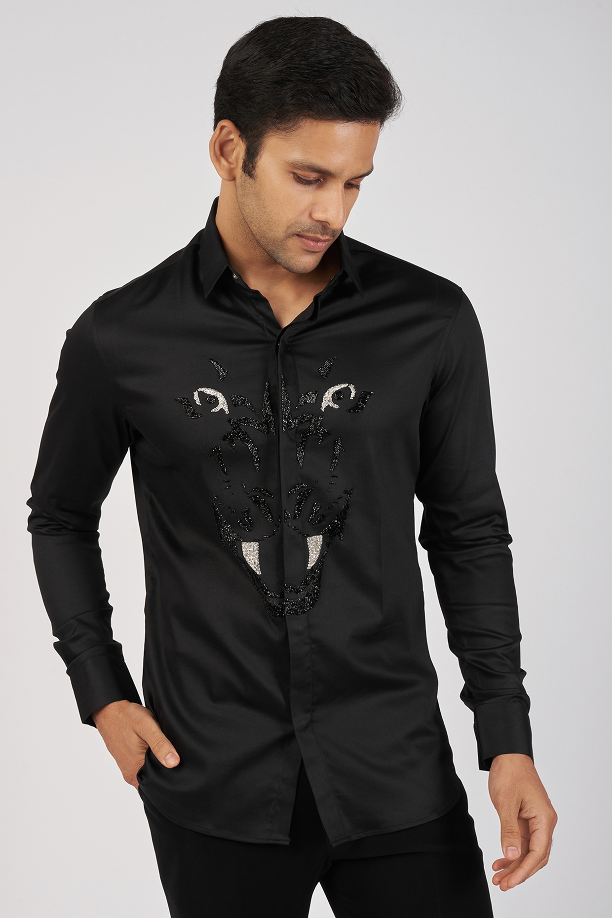 black shirt stretchable