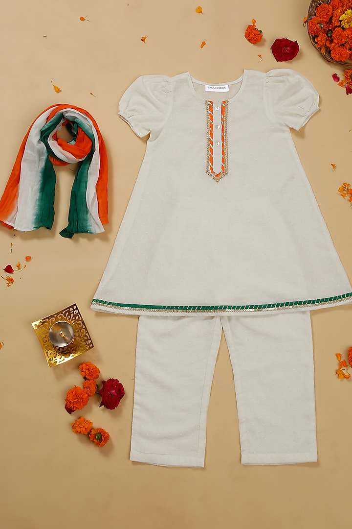 White Cotton Kurta Set For Girls by Saka Designs at Pernia's Pop Up Shop