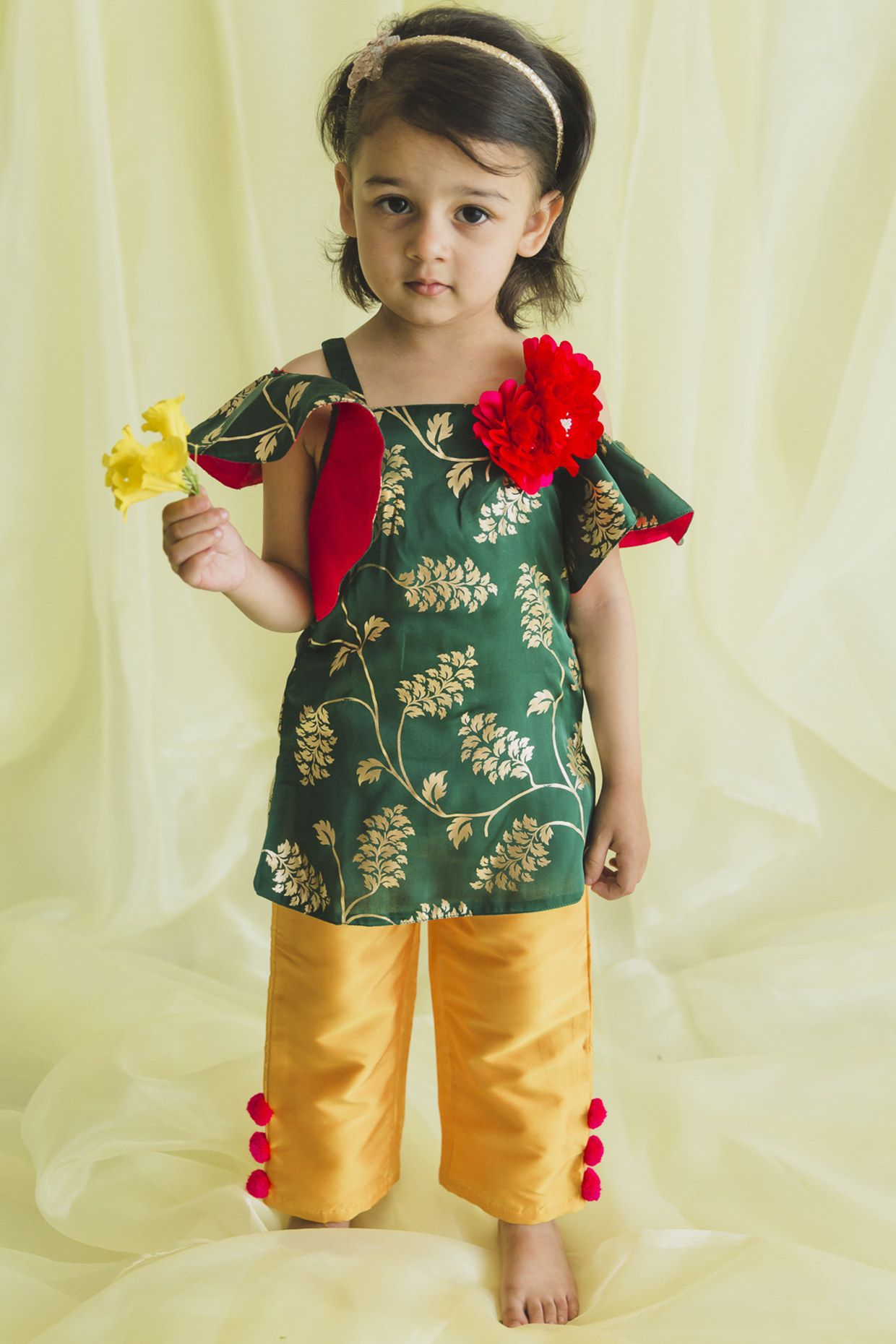 Green Floral Kurta Set For Girls by Saka Designs at Pernia's Pop Up Shop