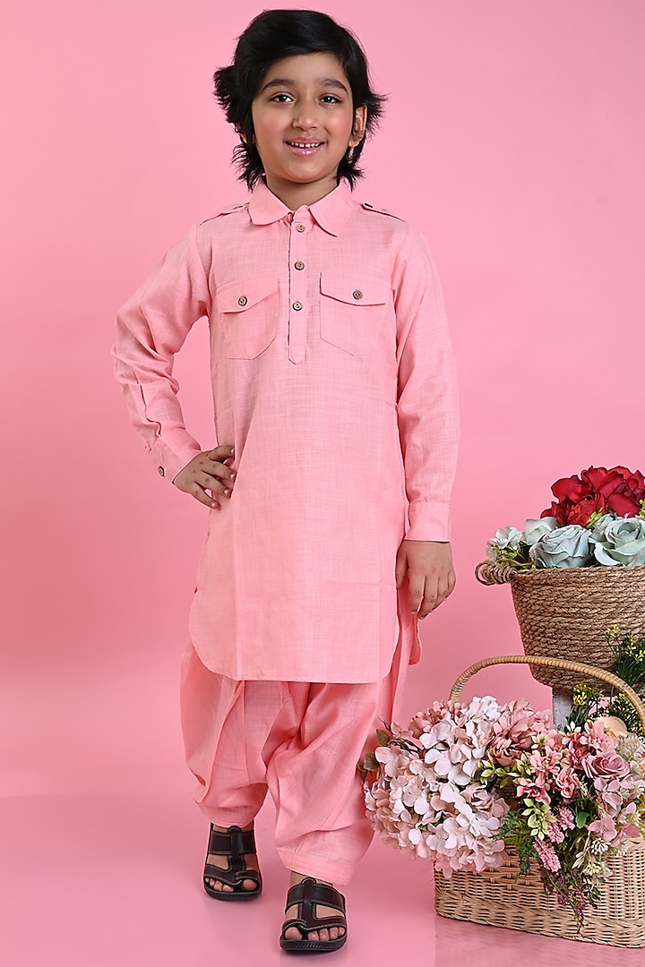 Pink Cotton Blend Pathani Kurta Set For Boys Design by Saka