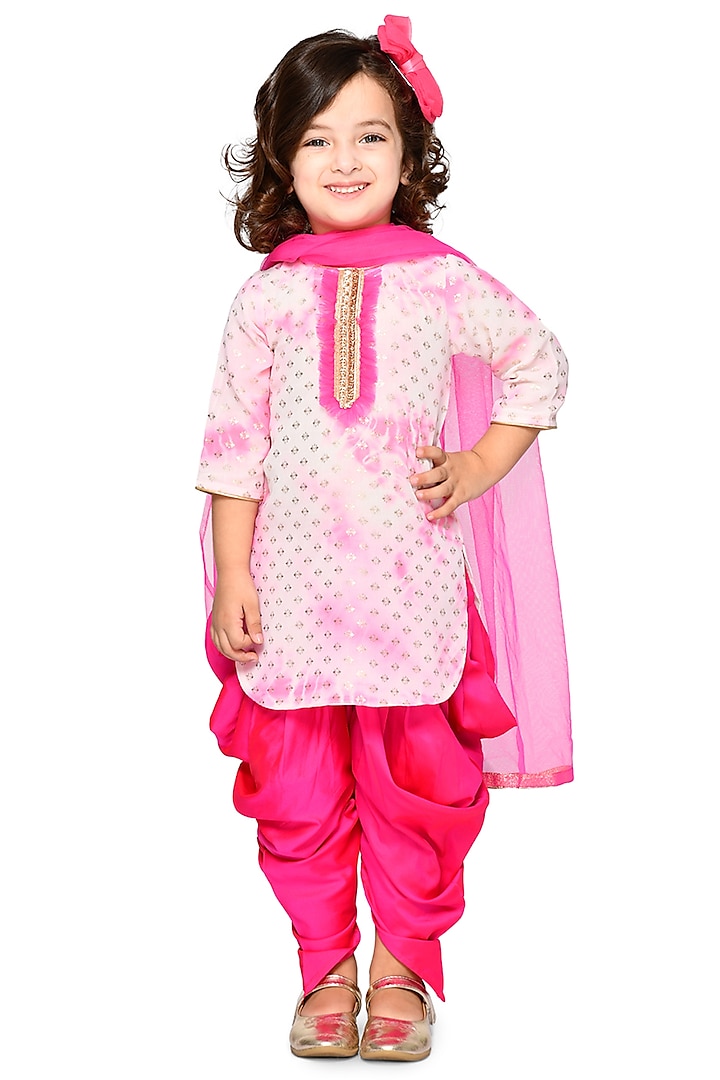 Pink Poly Georgette Kurta Set For Girls by Saka Designs