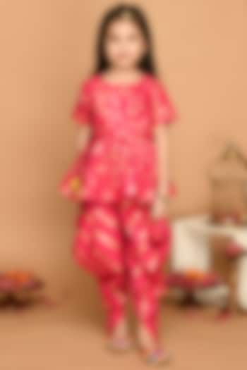 Fuchsia Printed Kurta Set For Girls by Saka Designs