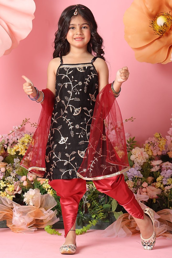 Black Silk Blend Embroidered Kurta Set For Girls by Saka Designs at Pernia's Pop Up Shop