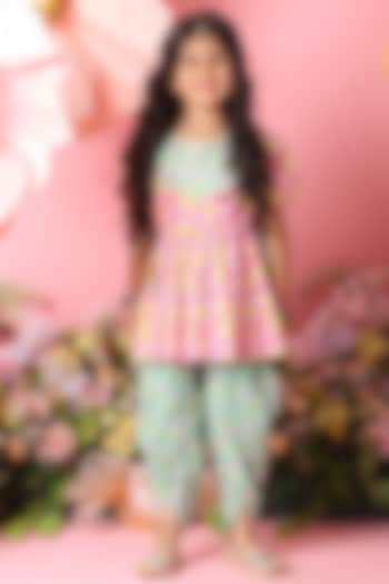 Pink Cotton Blend Floral Printed Kurta Set For Girls by Saka Designs at Pernia's Pop Up Shop