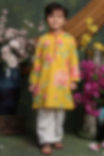 Yellow Pure Cotton Floral Printed Kurta Set For Boys by Saka Designs at Pernia's Pop Up Shop