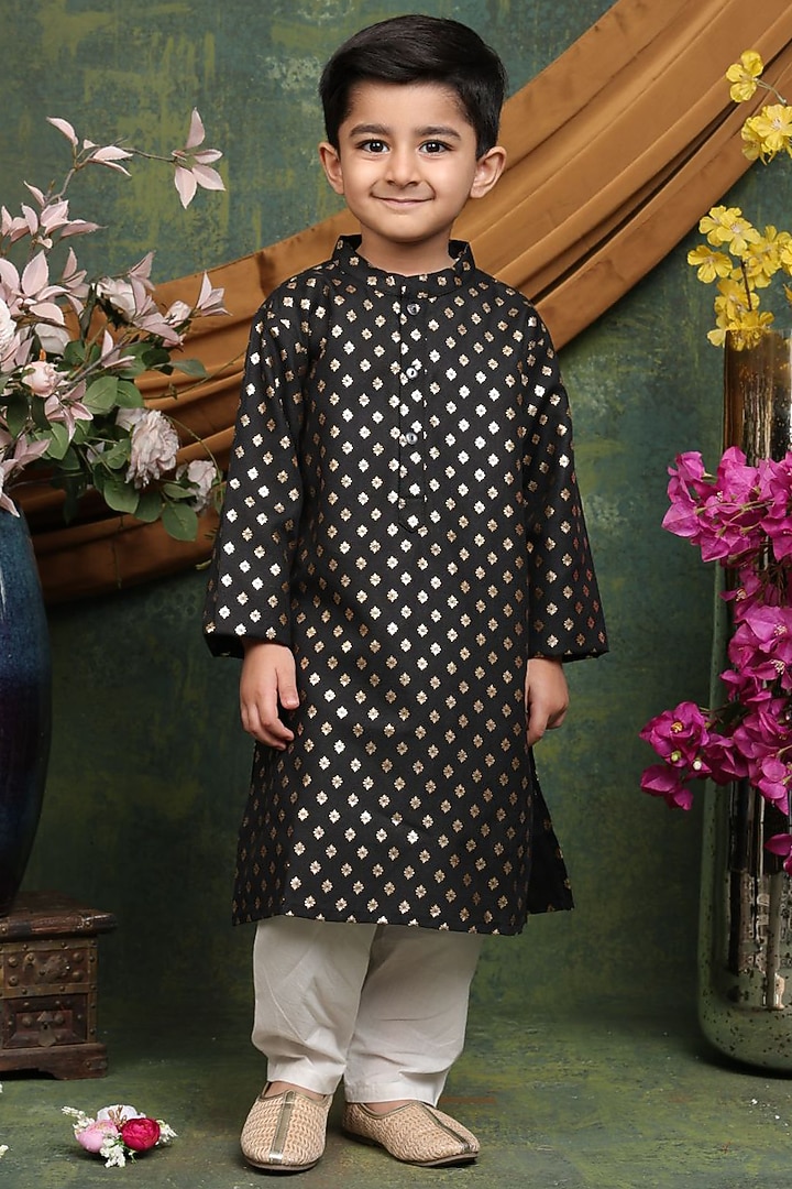 Black Cotton Blend Printed Kurta Set For Boys by Saka Designs at Pernia's Pop Up Shop
