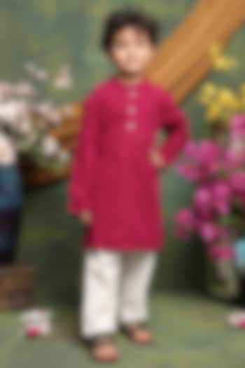 Maroon Poly Georgette Embroidered Kurta Set For Boys by Saka Designs at Pernia's Pop Up Shop