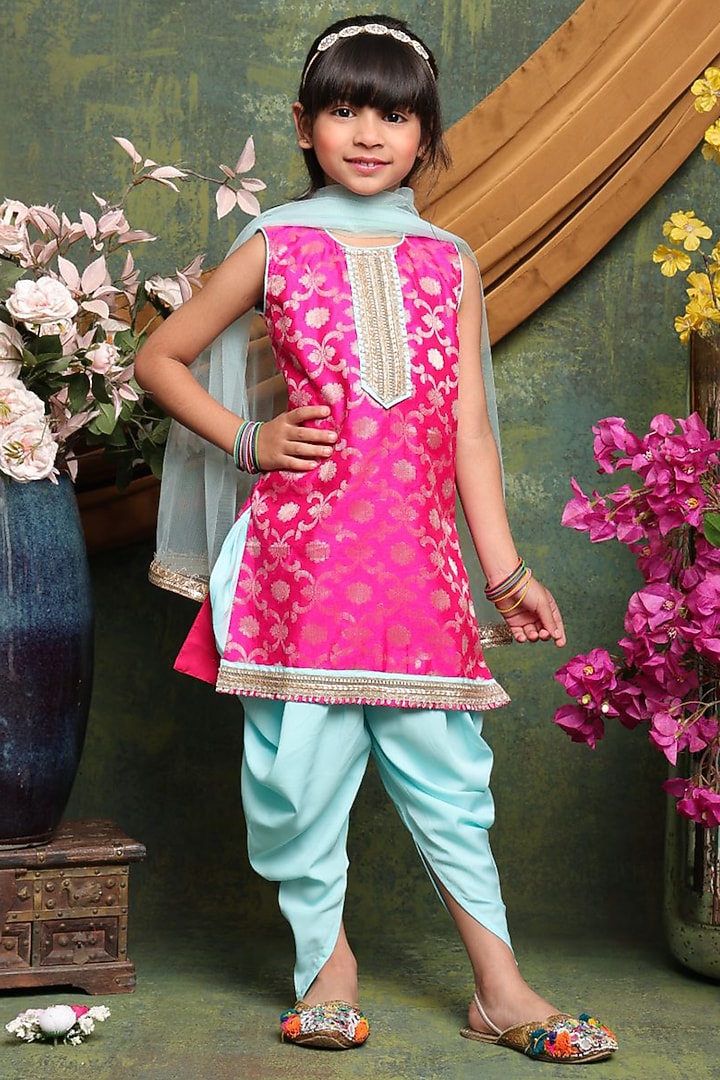Hot Pink Jacquard Gold Embroidered Kurta Set For Girls by Saka Designs at Pernia's Pop Up Shop