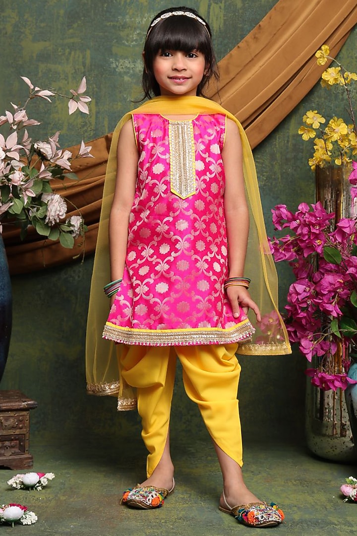 Hot Pink Jacquard Gold Embroidered Kurta Set For Girls by Saka Designs at Pernia's Pop Up Shop