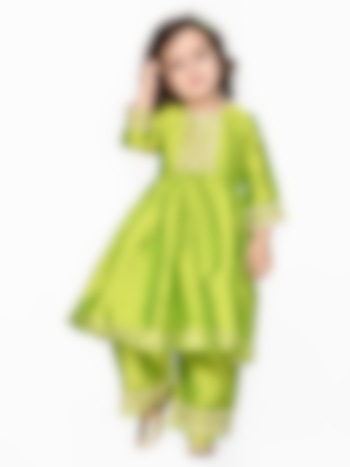 Parrot Green Silk Blend Kurta Set For Girls by Saka Designs at Pernia's Pop Up Shop