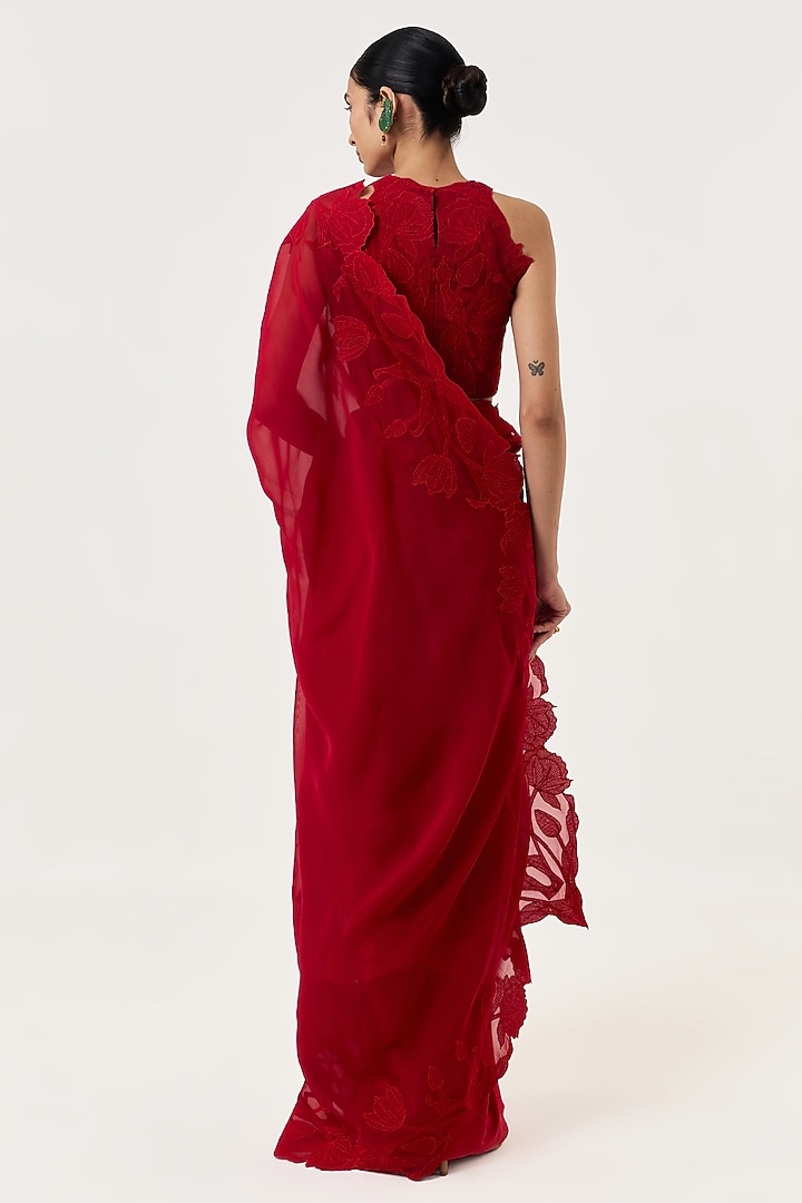 Red Organza Hand Embroidered Pre-Stitched Wedding Saree Set by Shriya Khanna at Pernia's Pop Up Shop