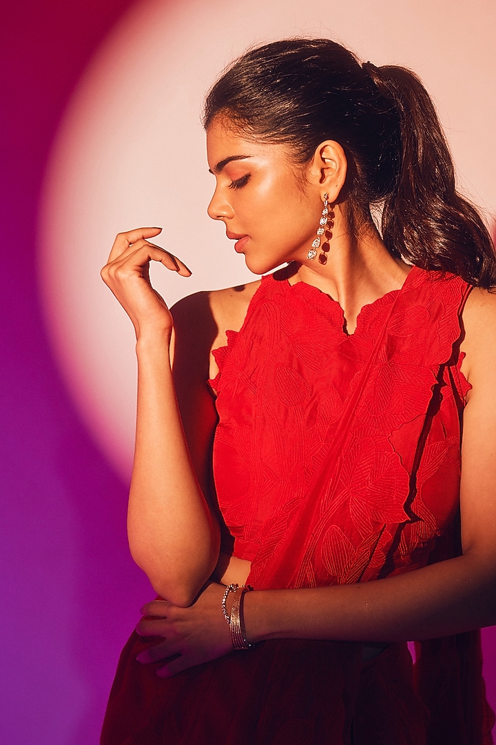 Red Organza Hand Embroidered Pre-Stitched Wedding Saree Set by Shriya Khanna at Pernia's Pop Up Shop