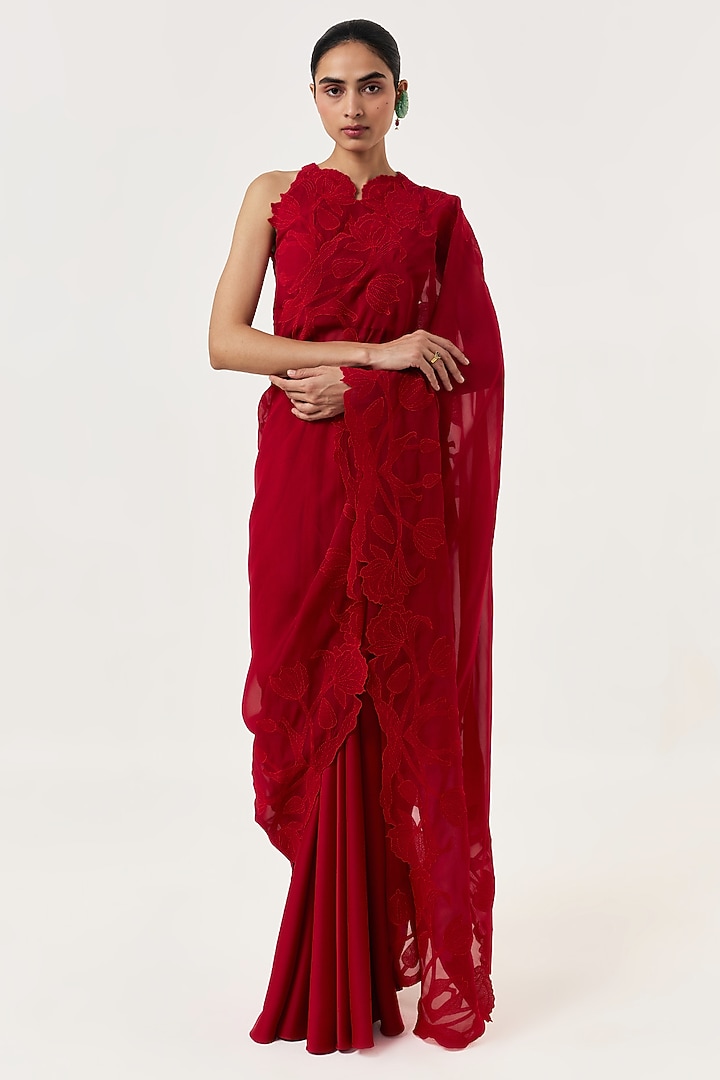 Red Organza Hand Embroidered Pre-Stitched Wedding Saree Set by Shriya Khanna at Pernia's Pop Up Shop