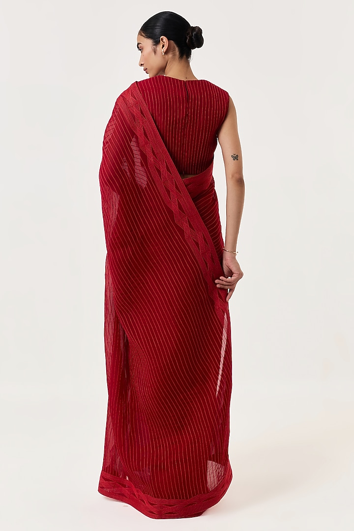 Red Organza Hand Embroidered Pre-Stitched Wedding Saree Set by Shriya Khanna at Pernia's Pop Up Shop