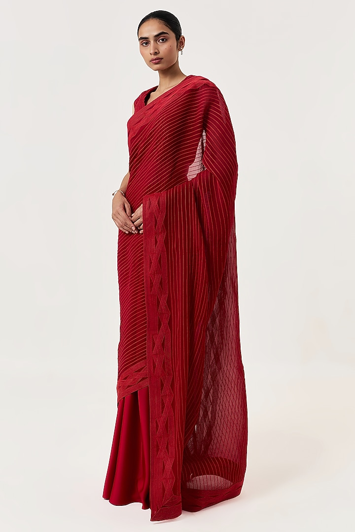 Red Organza Hand Embroidered Pre-Stitched Wedding Saree Set by Shriya Khanna at Pernia's Pop Up Shop
