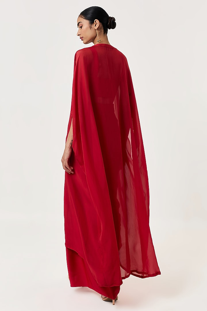 Red Novel Organza Cape Set by Shriya Khanna at Pernia's Pop Up Shop