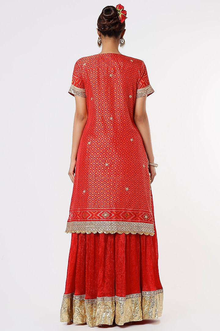Red Embroidered Wedding Lehenga Set by Sangeeta Kilachand at Pernia's Pop Up Shop