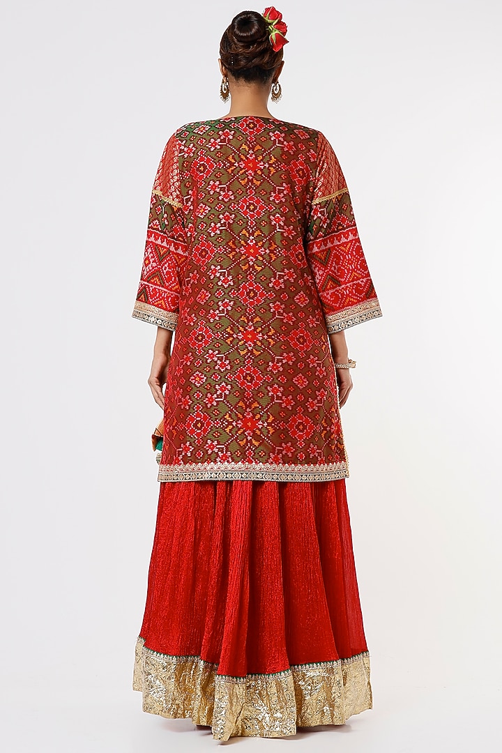 Maroon Embroidered Wedding Lehenga Set by Sangeeta Kilachand at Pernia's Pop Up Shop
