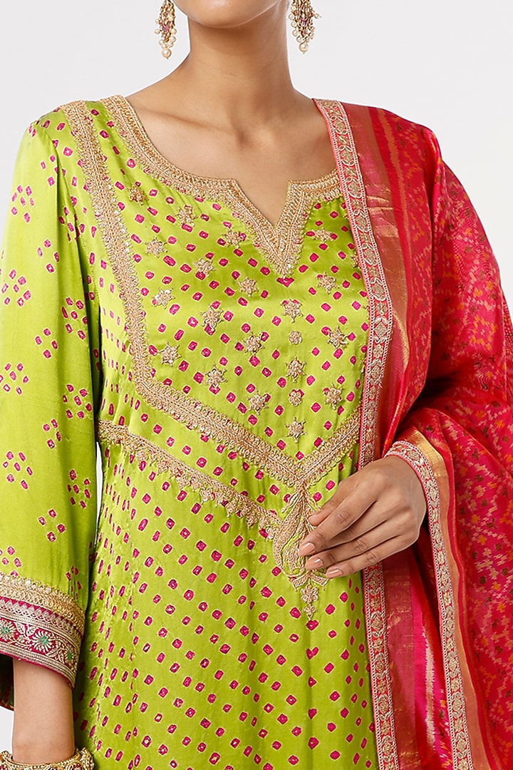 Lime Green Embroidered Kurta Set by Sangeeta Kilachand at Pernia's Pop Up Shop