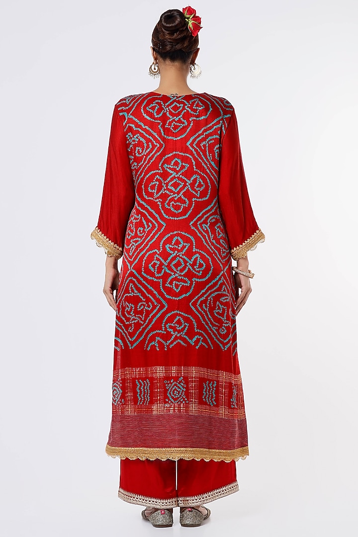 Maroon Hand Embroidered Kurta Set by Sangeeta Kilachand at Pernia's Pop Up Shop