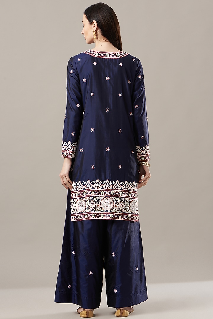 Navy Blue Embroidered Kurta Set by Sangeeta Kilachand at Pernia's Pop Up Shop