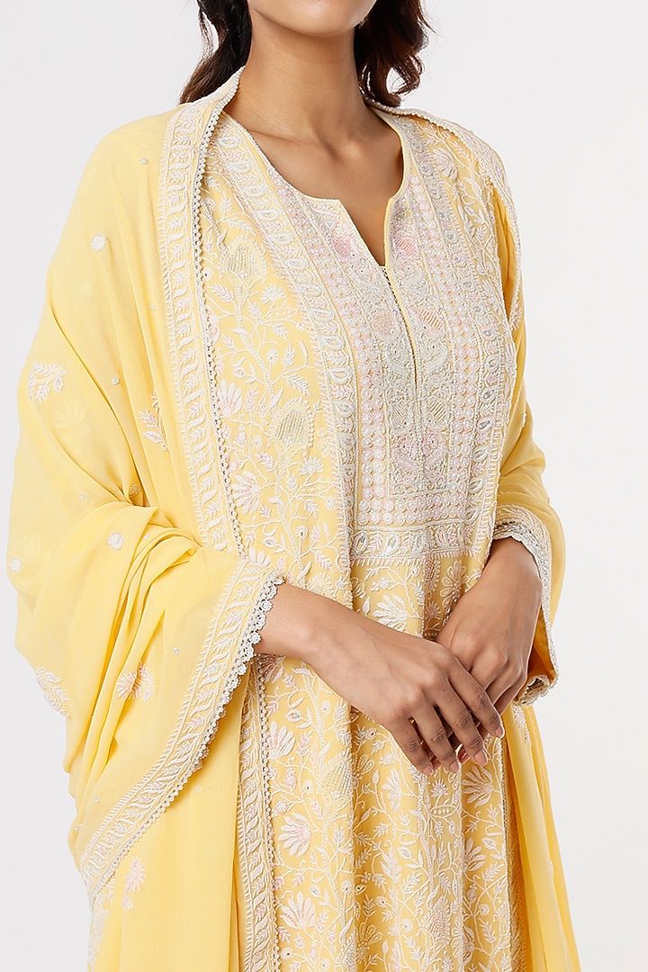 Pastel Yellow Embellished Kurta Set by Sangeeta Kilachand at Pernia's Pop Up Shop