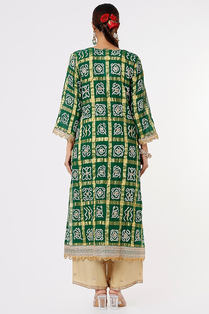 Emerald Green Hand Embroidered Kurta Set by Sangeeta Kilachand at Pernia's Pop Up Shop