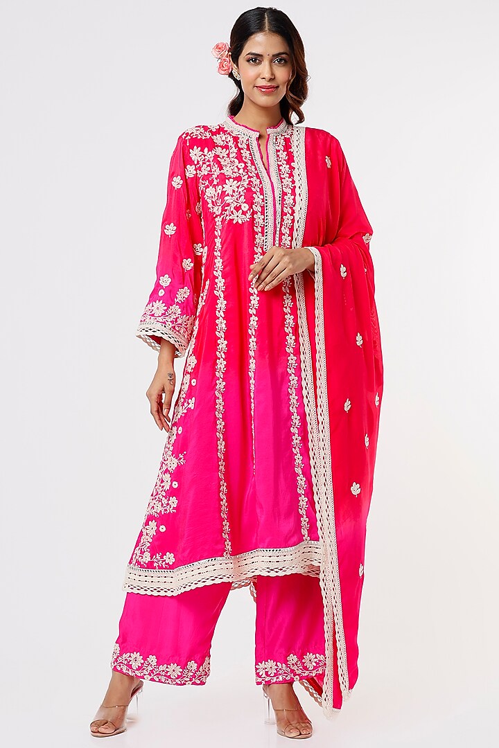 Red & Pink Ombre Embroidered Kurta Set by Sangeeta Kilachand